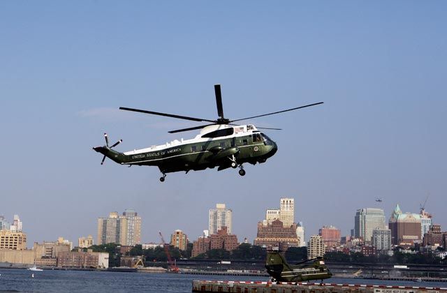 Marine One, coming into Lower Manhattan
